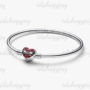 Pandora Moments Marvel Spider-Man Mask Clasp Bangle